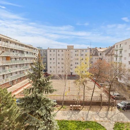 Апартаменти Lam Concrete - Ac - Balcony Братислава Екстер'єр фото